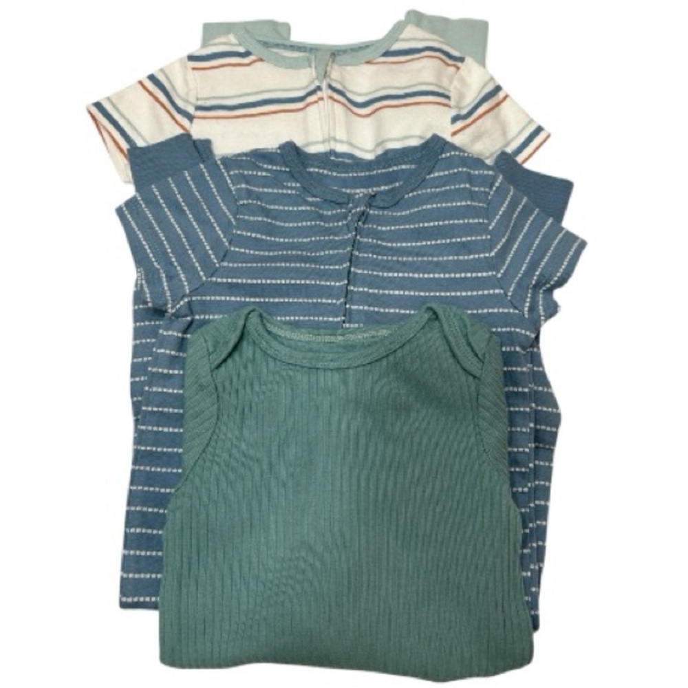 Baby boy outfit 3 piece bundle Cloud Island 6-9M stripe sleepers bodysuit